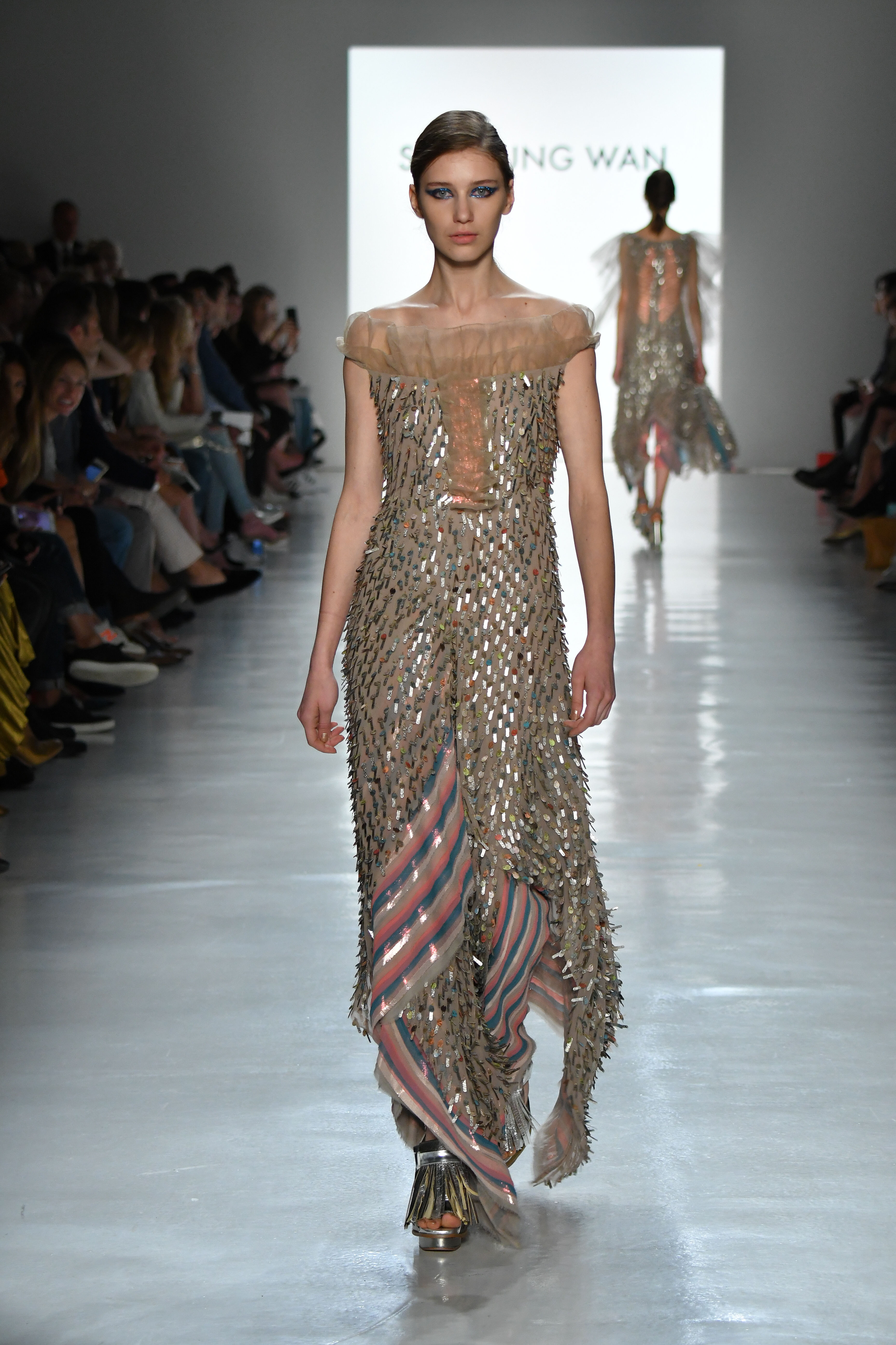 Son Jung Wan SS18 Model